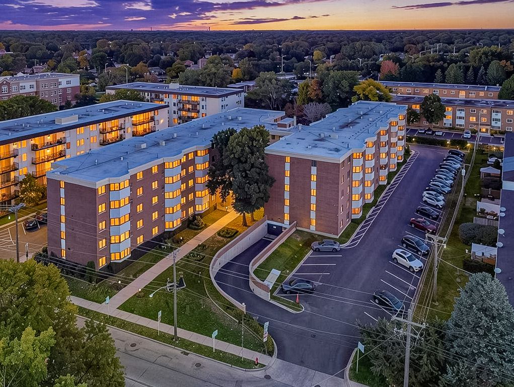 5500 Lincoln Avenue 504W, Morton Grove, IL 60053