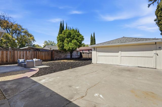 135 E Younger Avenue, San Jose, CA 95112