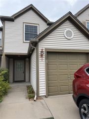 5438 N Fairmount Avenue, Kansas City, MO 64118