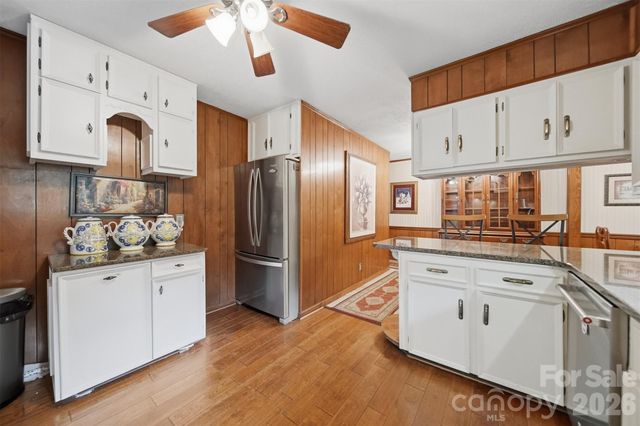 9121 NC 181 Highway, Newland, NC 28657