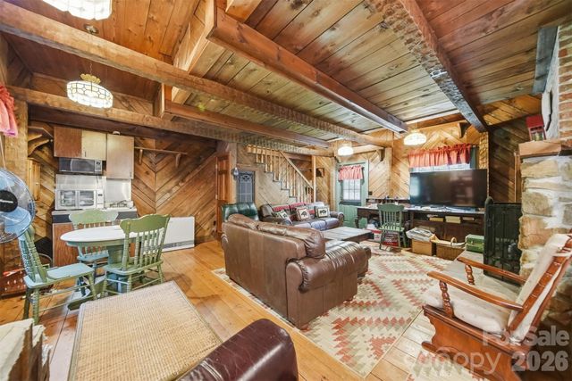 9121 NC 181 Highway, Newland, NC 28657
