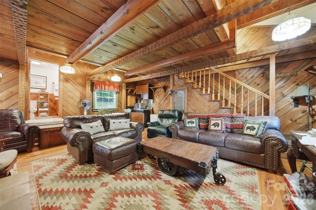 9121 NC 181 Highway, Newland, NC 28657