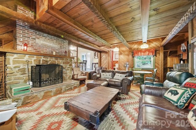 9121 NC 181 Highway, Newland, NC 28657