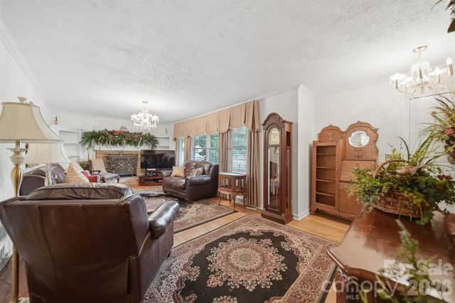 9121 NC 181 Highway, Newland, NC 28657