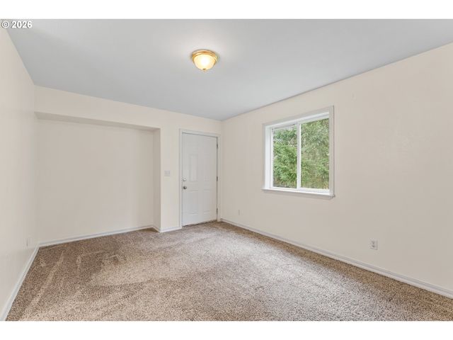 720 Sw PIONEER Ct, Willamina, OR 97396