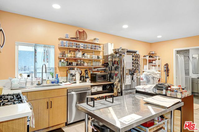 5418 Smiley Drive, Los Angeles, CA 90016