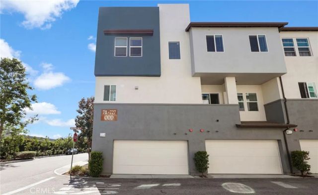 711 Brooklyn, Brea, CA 92821