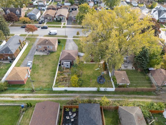 2720 W 97th Street, Evergreen Park, IL 60805