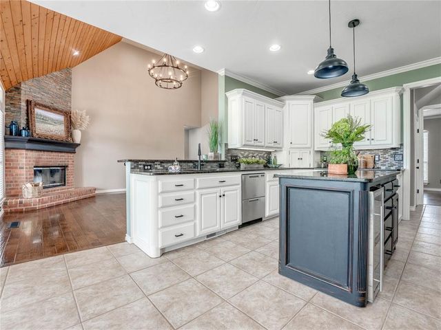 3805 Highridge, Edmond, OK 73003