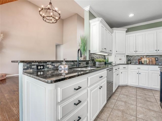 3805 Highridge, Edmond, OK 73003