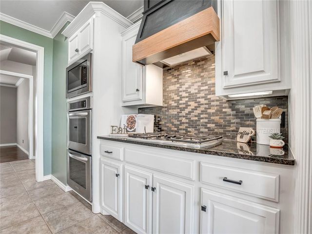 3805 Highridge, Edmond, OK 73003