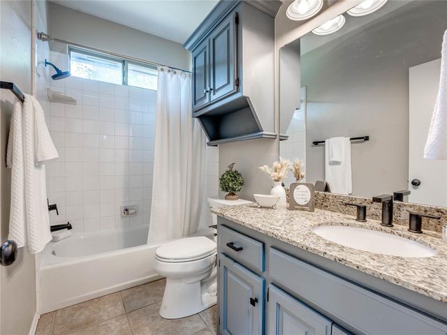 3805 Highridge, Edmond, OK 73003