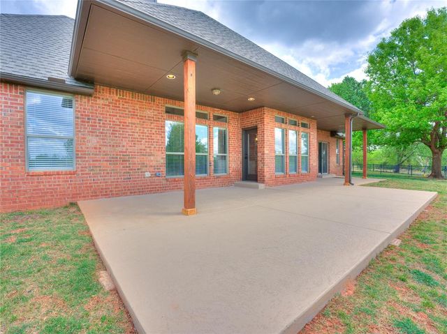 3805 Highridge, Edmond, OK 73003