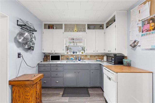 303 E Wea Street, Paola, KS 66071