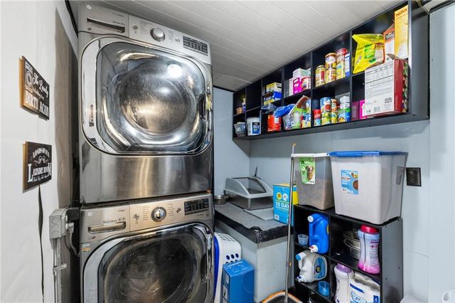 303 E Wea Street, Paola, KS 66071