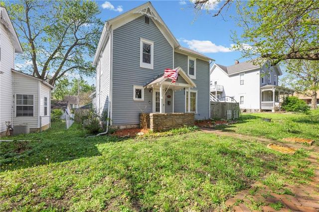 303 E Wea Street, Paola, KS 66071