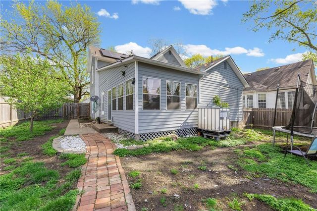 303 E Wea Street, Paola, KS 66071