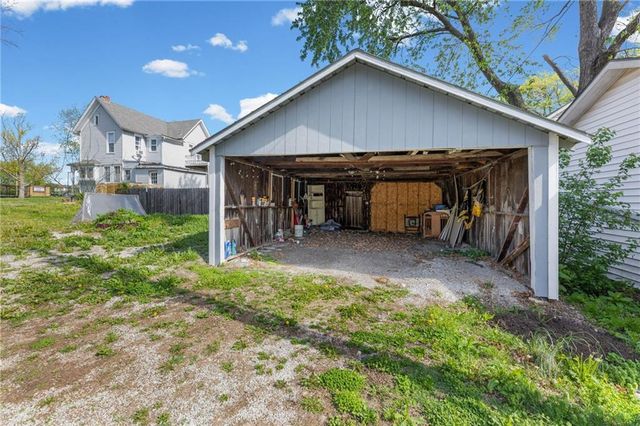 303 E Wea Street, Paola, KS 66071