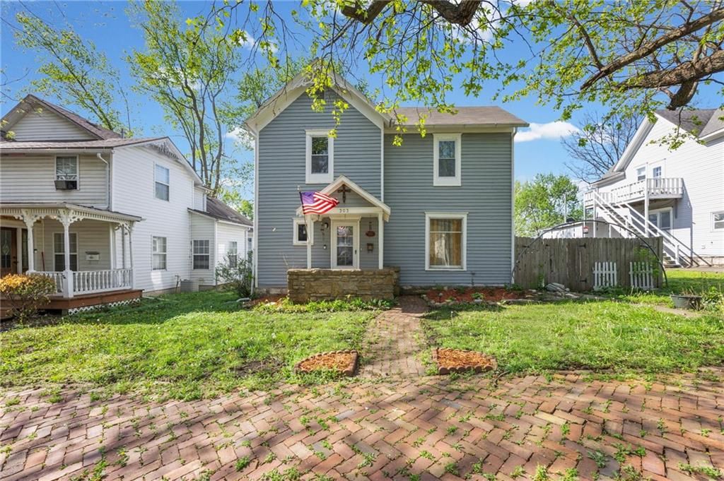 303 E Wea Street, Paola, KS 66071