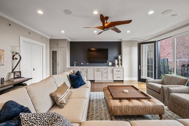 288 Commonwealth Ave 3, Boston, MA 02115