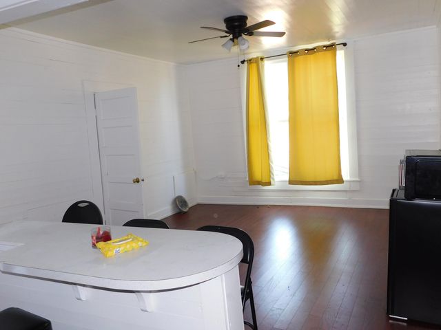 405 N First St., Collins, MS 39428