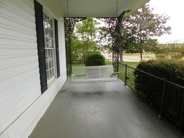 405 N First St., Collins, MS 39428