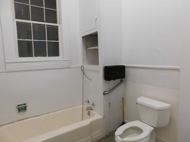 405 N First St., Collins, MS 39428