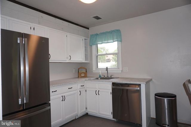 15 HARDY RD, New Castle, DE 19720