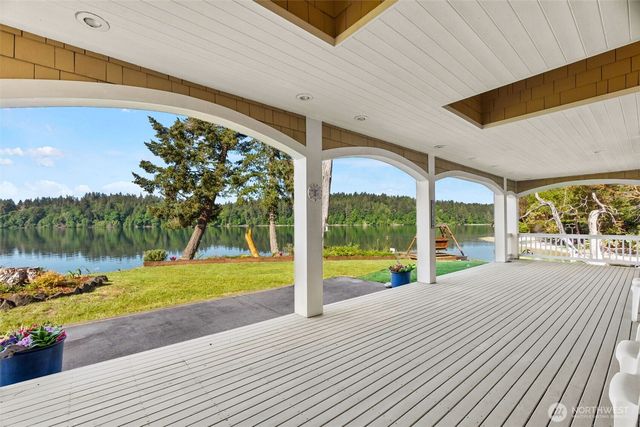 1800 E South Island Drive, Shelton, WA 98584
