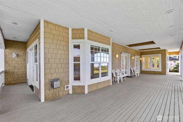1800 E South Island Drive, Shelton, WA 98584