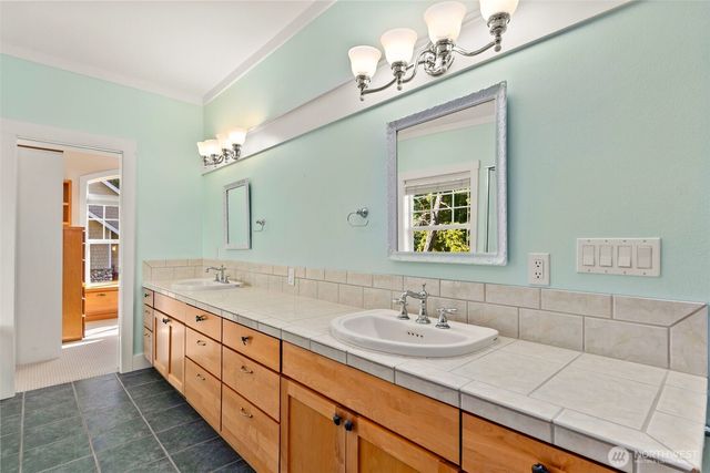 1800 E South Island Drive, Shelton, WA 98584