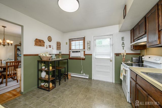 6 Ash Lane, Parsippany-troy Hills, NJ 07034