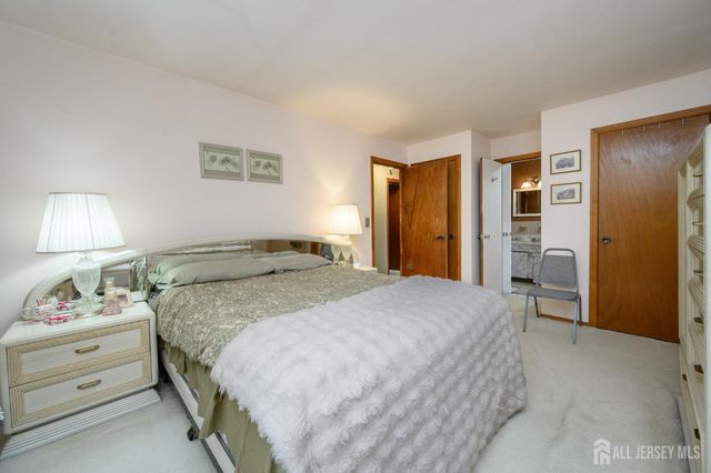 6 Ash Lane, Parsippany-troy Hills, NJ 07034