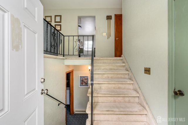6 Ash Lane, Parsippany-troy Hills, NJ 07034