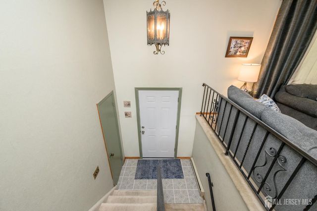 6 Ash Lane, Parsippany-troy Hills, NJ 07034