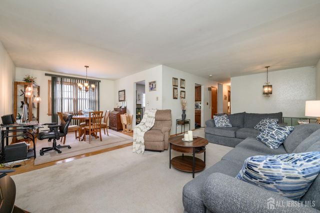 6 Ash Lane, Parsippany-troy Hills, NJ 07034