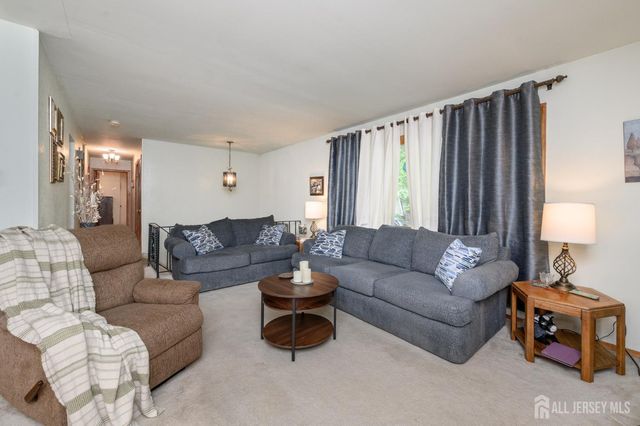 6 Ash Lane, Parsippany-troy Hills, NJ 07034