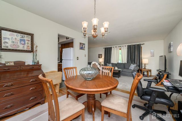 6 Ash Lane, Parsippany-troy Hills, NJ 07034