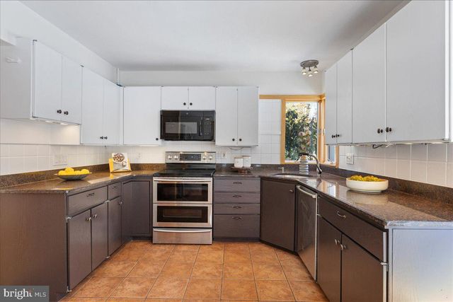 165 HEATHER LN, Princeton, NJ 08540