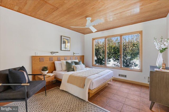 165 HEATHER LN, Princeton, NJ 08540