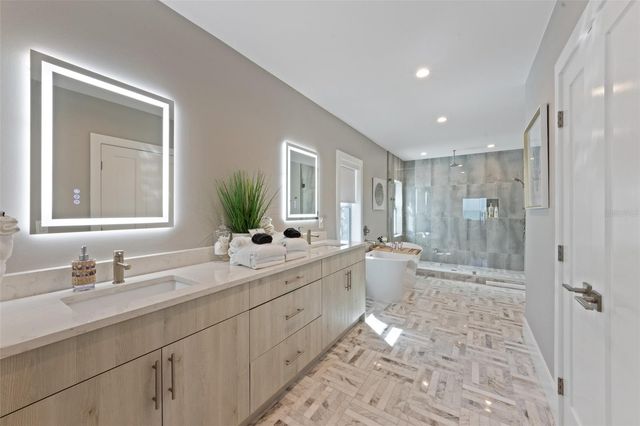 903 N SHORE DRIVE B, Anna Maria, FL 34216