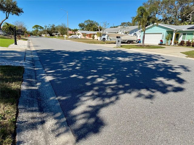 13772 80TH AVENUE, Seminole, FL 33776