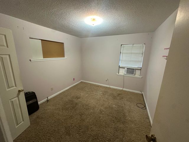 10 Hendry, Petal, MS 39465