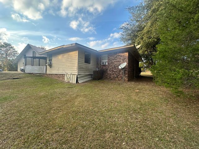 10 Hendry, Petal, MS 39465