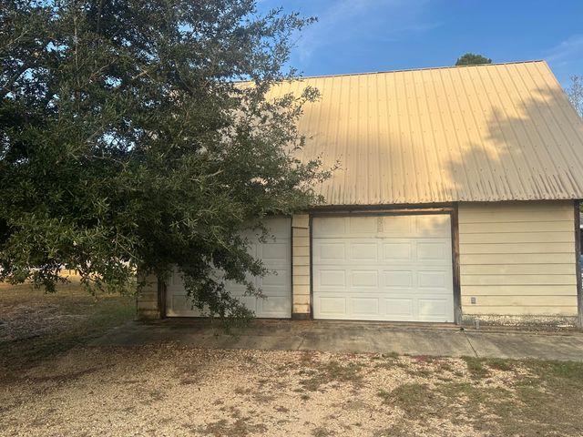 10 Hendry, Petal, MS 39465