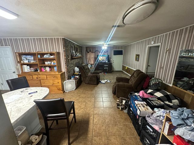 10 Hendry, Petal, MS 39465