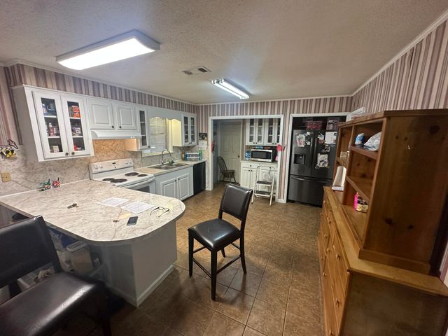 10 Hendry, Petal, MS 39465