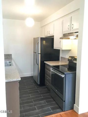 4423 Ambrose Avenue 2, Los Angeles, CA 90027