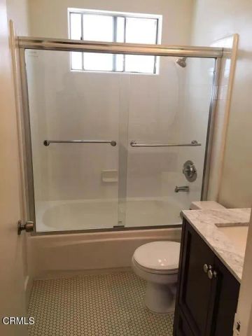 4423 Ambrose Avenue 2, Los Angeles, CA 90027