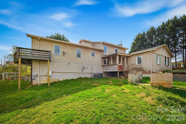 1095 Elm Circle, Granite Falls, NC 28630
